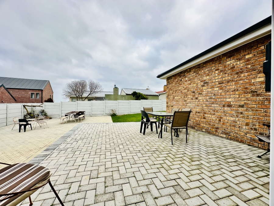 3 Bedroom Property for Sale in De Kelders Western Cape